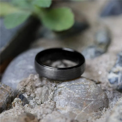 Classic brushed Tigregrade men's ring.