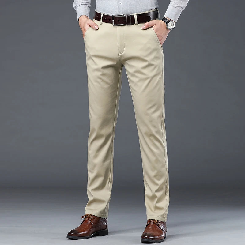 Slim fit tailored trousers, business casual style, in cotton.