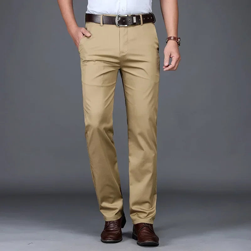 Slim fit tailored trousers, business casual style, in cotton.