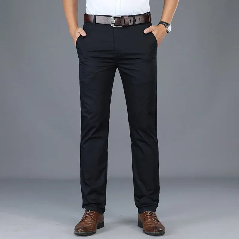 Slim fit tailored trousers, business casual style, in cotton.