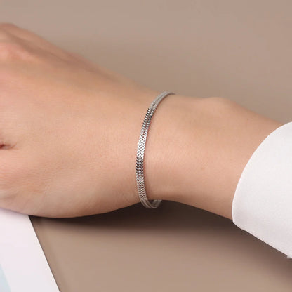 Rinntin bracelet in high-quality 925 sterling silver, for everyday wear.